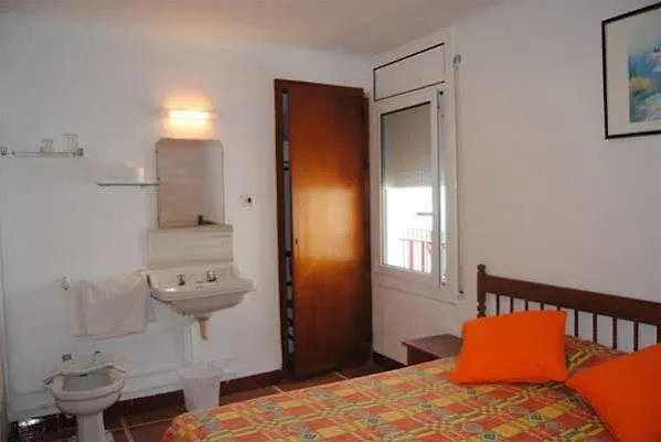 Guest house Hostal Colonia Roses Spain